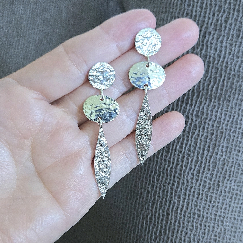 Noa Zuman Silver🤍 Hammered🔨 Geometric📐 Dangle Earrings - Picture 2 of 15